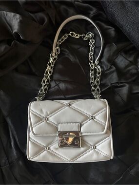 Michael Kors White Quilted Chain Shoulder Bag